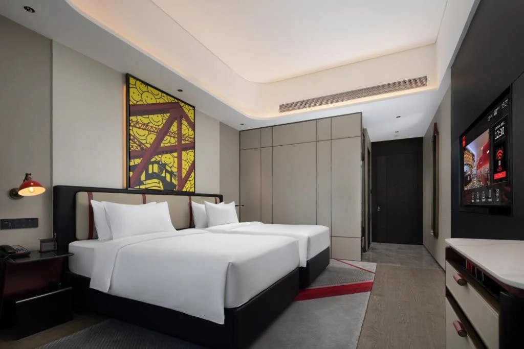Radisson RED