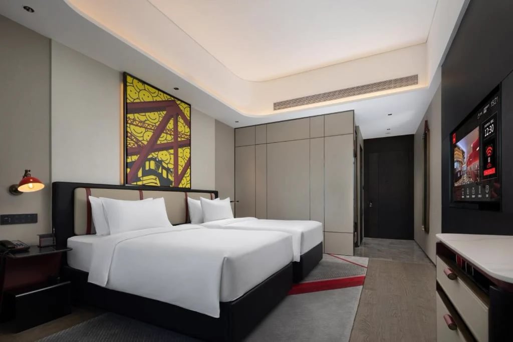 Radisson RED